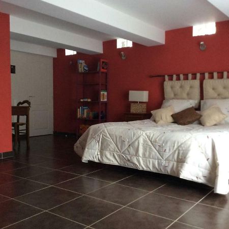 Clot De Felines Chambre Spacieuse Hotel Entrevaux Exterior photo