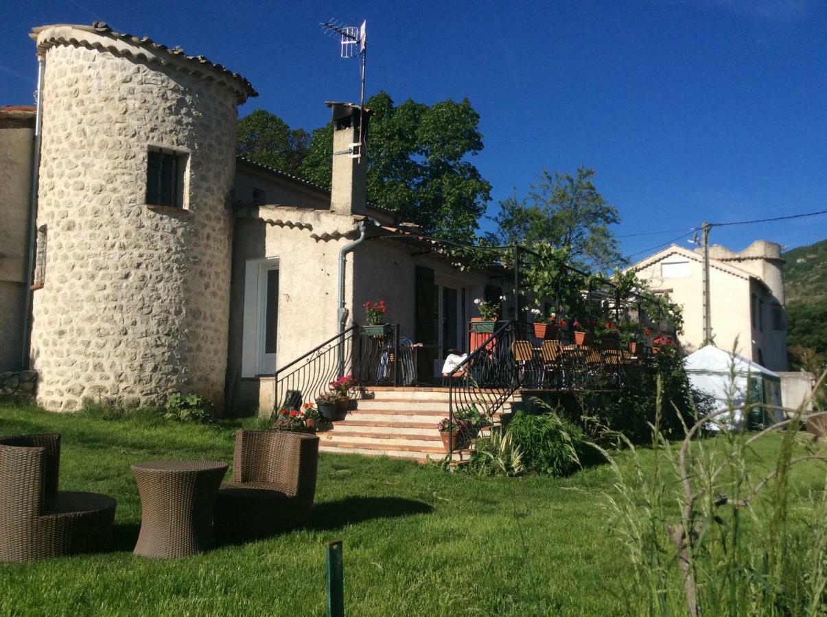 Clot De Felines Chambre Spacieuse Hotel Entrevaux Exterior photo