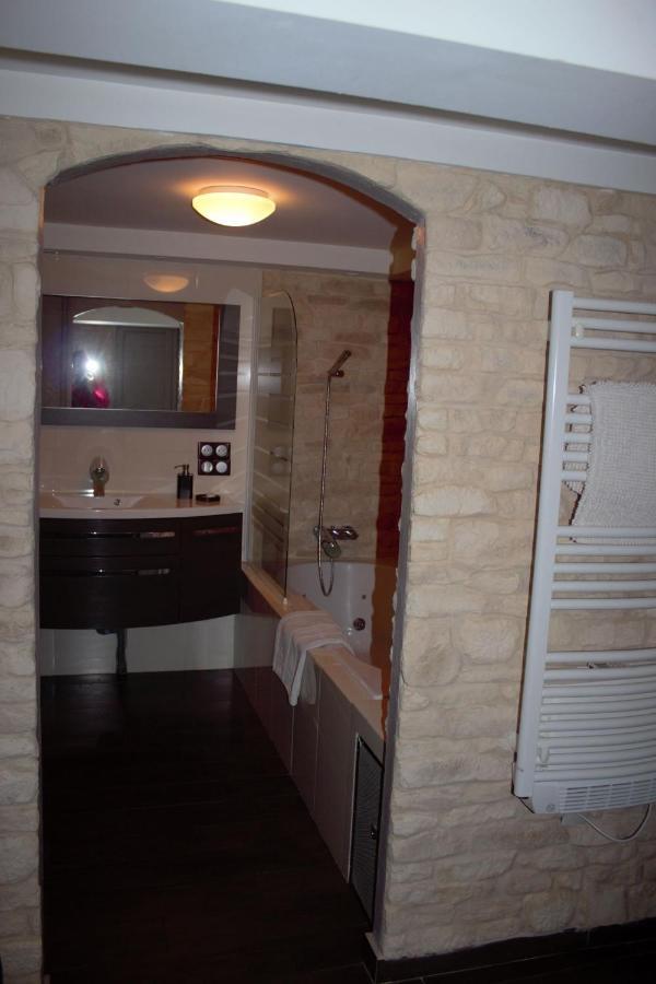Clot De Felines Chambre Spacieuse Hotel Entrevaux Exterior photo